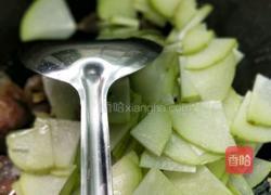 香肠炒佛手瓜的做法图解5