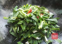 青蒜炒三层肉的做法图解6