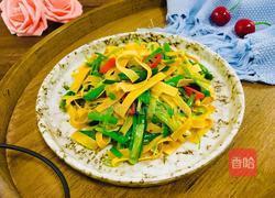 青蒜炒豆腐皮的做法图解1