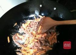 娃娃菜炒牛肉丝的做法图解4