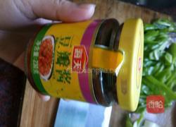 酸菜尖椒炒猪大肠的做法图解4