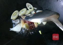 酸菜尖椒炒猪大肠的做法图解5