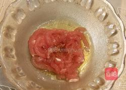 酸菜肉丝米线的做法图解2