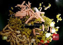 酸菜肉丝米线的做法图解4