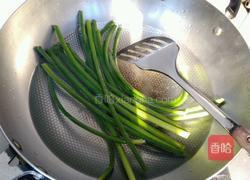 蒜苔拌海蜇的做法图解4