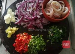 洋葱鱿鱼圈的做法图解3