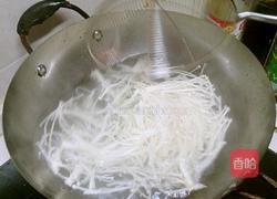 鲁菜大师蒋家菜蛋皮波菜金针菇的做法图解3