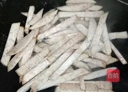 洋葱炒芋头的做法图解4
