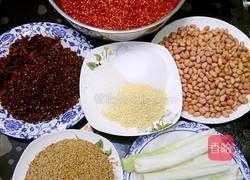 鲁菜大师蔣家菜秘制香辣花生芝麻油的做法图解1