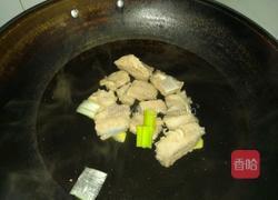 糖醋排骨(口感棒做法简单)的做法图解2