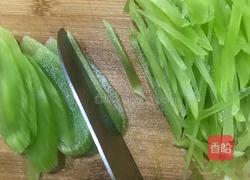 凉拌莴笋丝的做法图解5