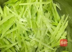 凉拌莴笋丝的做法图解6