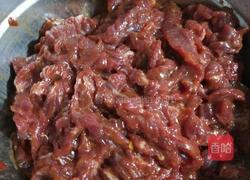 泡椒牛肉丝的做法图解1