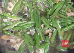 Illustration of braised beans and noodles 7