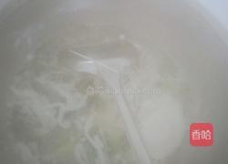 西兰花虾米鸡蛋面的做法图解5
