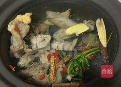 竹荪煲老母鸡汤的做法图解3