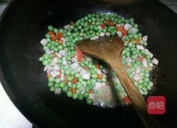 豌豆炒肉的做法图解5