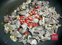 尖椒爆炒鸡胗的做法图解8
