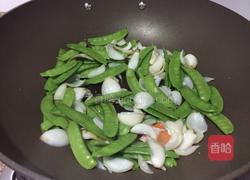 荷兰豆炒百合的做法图解5