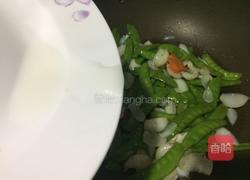 荷兰豆炒百合的做法图解7