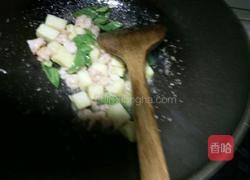 菠萝炒虾仁的做法图解4