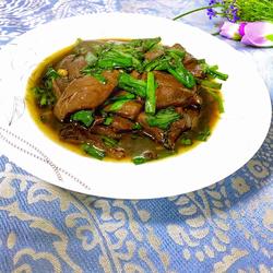 韭菜炒鸭血的做法[图]