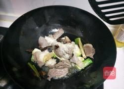 牛肉炖西红柿木耳的做法图解4