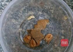 太子参罗汉果百合瘦肉汤的做法图解2