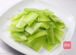 凉拌莴笋片的做法图解1