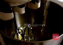 戚风蛋糕的做法图解2