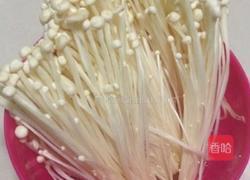 金针菇酸汤肥牛卷的做法图解2