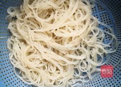 鸡蛋豆腐粉条素馅包子的做法图解5