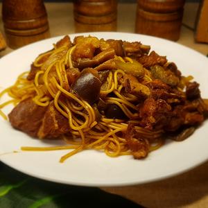 排骨茄子焖面-香哈名厨课视频