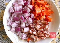 腊肠蒸饭的做法图解1