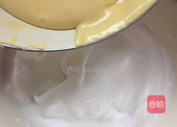 超级松软百搭的戚风蛋糕的做法图解11