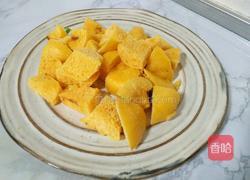 鸡蛋炒馒头丁的做法图解3