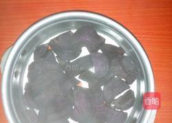 紫薯鸡蛋芝麻饼的做法图解1