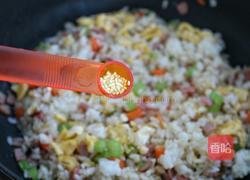 杂蔬火腿蛋炒饭的做法图解13