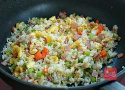 杂蔬火腿蛋炒饭的做法图解14