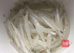 银鱼西红柿炒鸡蛋的做法图解1
