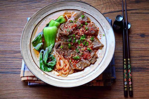 油泼辣子牛肉面