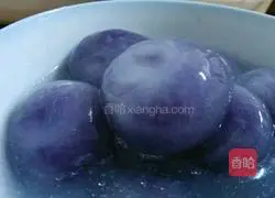 Illustration of how to make purple sweet potato dumplings 3