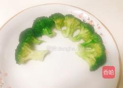 蝴蝶结果蔬沙拉的做法图解2