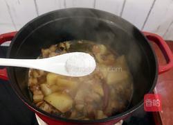 红烧肉炖土豆的做法图解24
