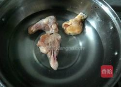 香菇鸡汤面的做法图解1