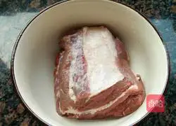 Illustration of how to make braised beef 1