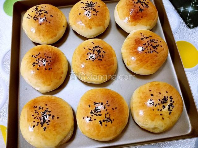放入烤箱，上下管160℃烤20分钟，注意观察上色情况，上色满意后加盖锡纸，烤完即可（烤箱温度和时间仅供参考）