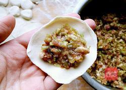 猪肉芹菜馅饺子的做法图解16