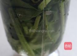 菠菜火腿肠卷饼的做法图解2