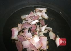 酸豆角腊肉焖饭的做法图解3